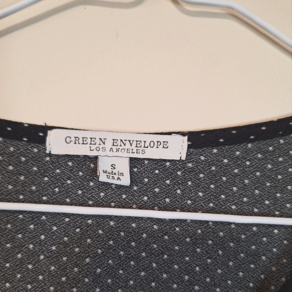 🇺🇸 Green Envelope Los Angles sm 3/4 sleeve 1/4 zip black white Polka-dot top - Picture 2 of 4